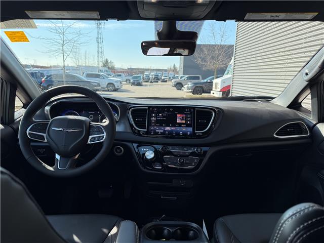 2026 Chrysler Grand Caravan SXT (Stk: 26235) in London - Image 15 of 28