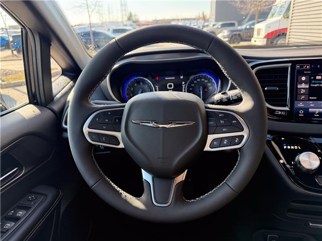 2026 Chrysler Grand Caravan SXT (Stk: 26235) in London - Image 16 of 28
