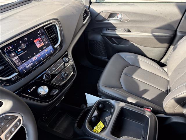 2026 Chrysler Grand Caravan SXT (Stk: 26235) in London - Image 20 of 28