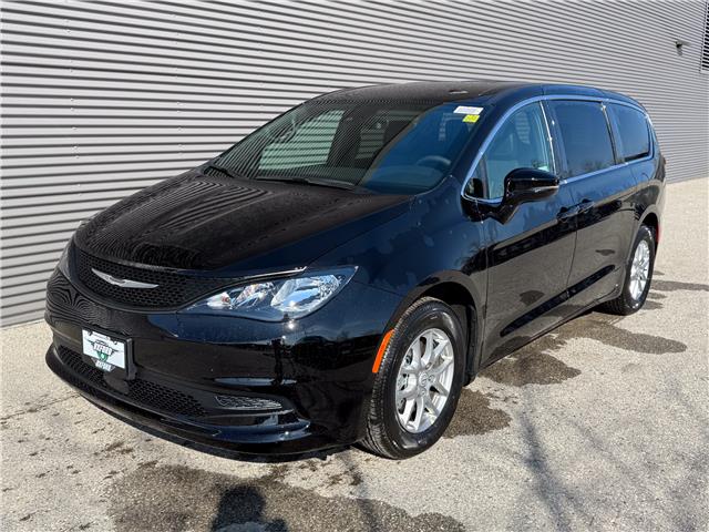 2026 Chrysler Grand Caravan SXT (Stk: 26236) in London - Image 1 of 28
