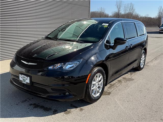 2026 Chrysler Grand Caravan SXT (Stk: 26237) in London - Image 1 of 28