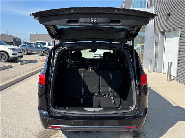 2026 Chrysler Grand Caravan SXT (Stk: 26237) in London - Image 6 of 28