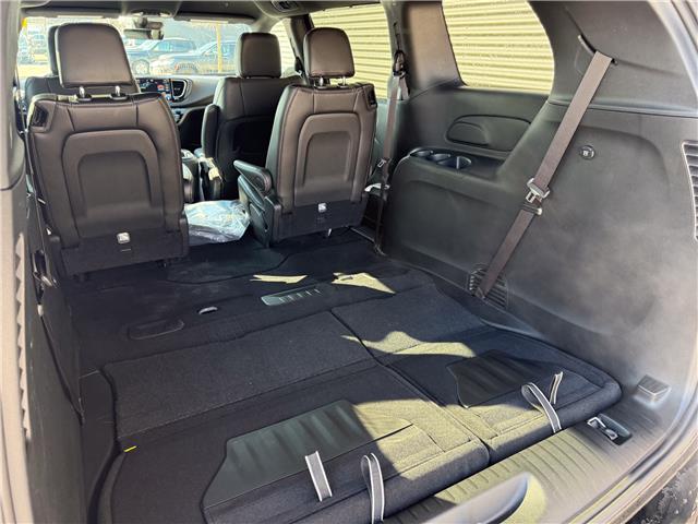 2026 Chrysler Grand Caravan SXT (Stk: 26236) in London - Image 8 of 28