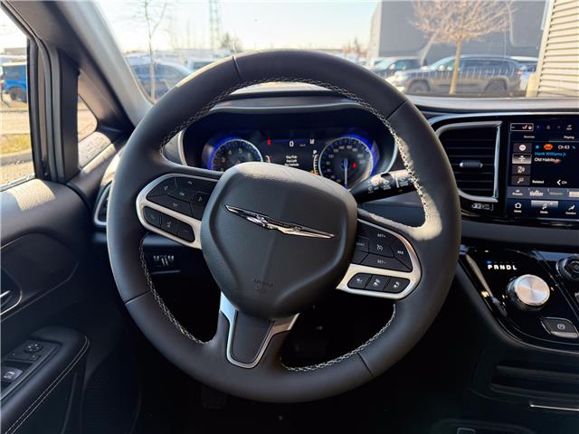 2026 Chrysler Grand Caravan SXT (Stk: 26236) in London - Image 16 of 28