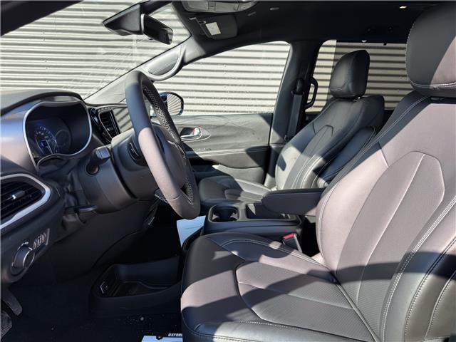 2026 Chrysler Grand Caravan SXT (Stk: 26236) in London - Image 10 of 28