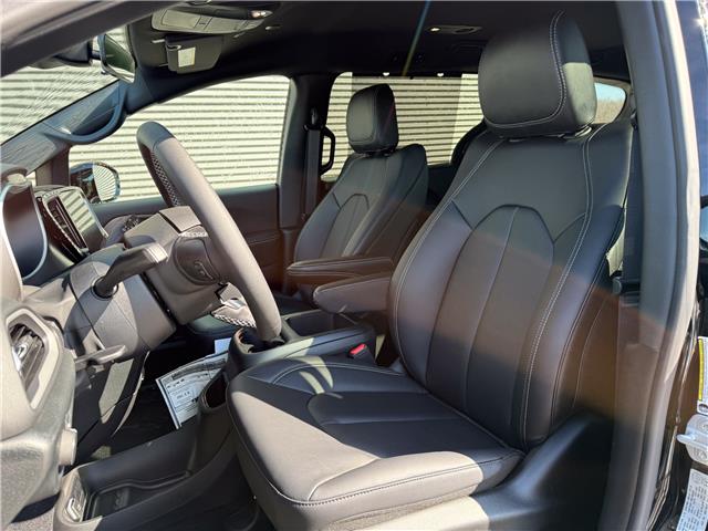 2026 Chrysler Grand Caravan SXT (Stk: 26237) in London - Image 9 of 28