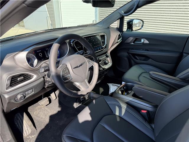 2026 Chrysler Grand Caravan SXT (Stk: 26237) in London - Image 11 of 28