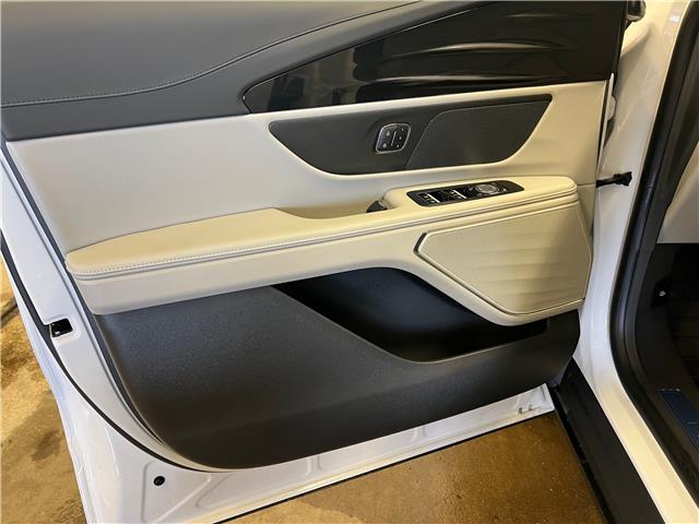 2026 Lincoln Nautilus Premiere (Stk: 26NT5) in St.Paul - Image 3 of 10