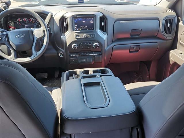 2024 Chevrolet Silverado 1500 Custom Trail Boss (Stk: 43857J) in Belleville - Image 2 of 8