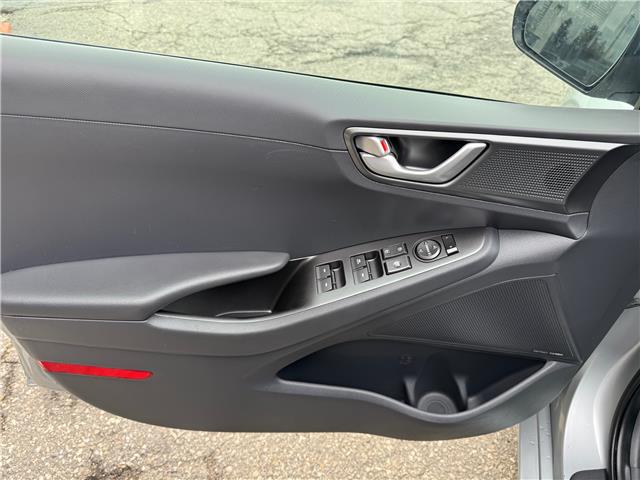 2020 Hyundai Ioniq EV Preferred (Stk: 2603104) in Waterloo - Image 11 of 21