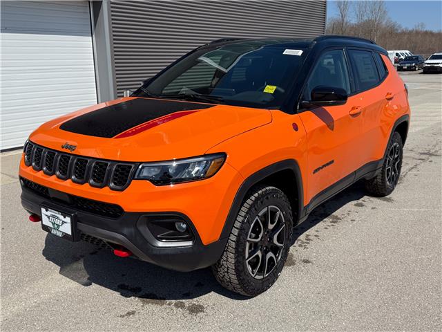 2026 Jeep Compass Trailhawk (Stk: 26060) in London - Image 1 of 27