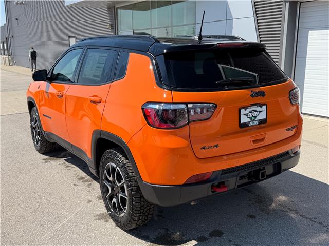 2026 Jeep Compass Trailhawk (Stk: 26060) in London - Image 4 of 27