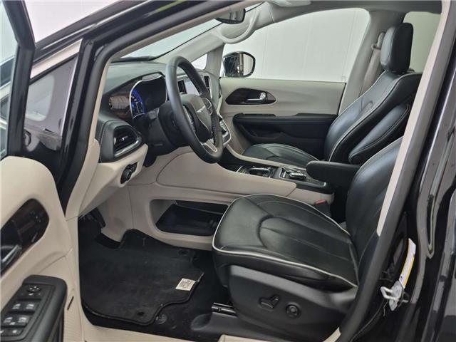 2024 Chrysler Pacifica Limited (Stk: 43869J) in Belleville - Image 2 of 9