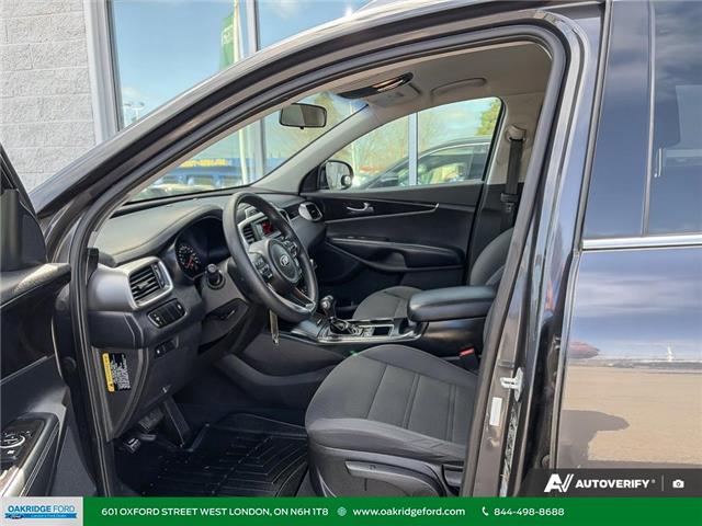 2017 Kia Sorento 2.4L LX (Stk: C55055A) in London - Image 16 of 29