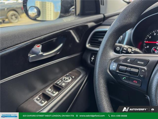 2017 Kia Sorento 2.4L LX (Stk: C55055A) in London - Image 21 of 29