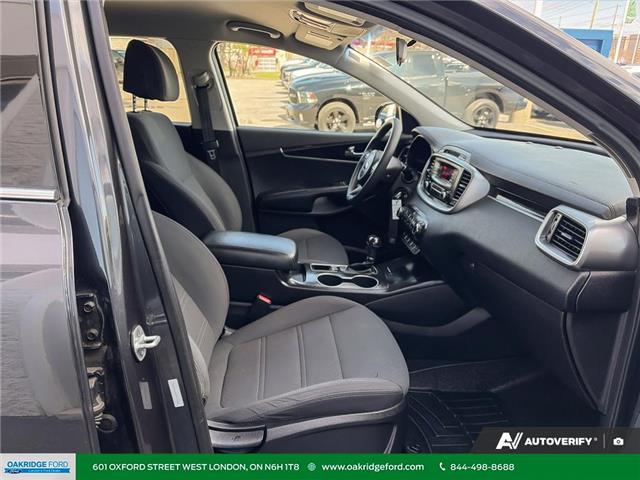 2017 Kia Sorento 2.4L LX (Stk: C55055A) in London - Image 26 of 29
