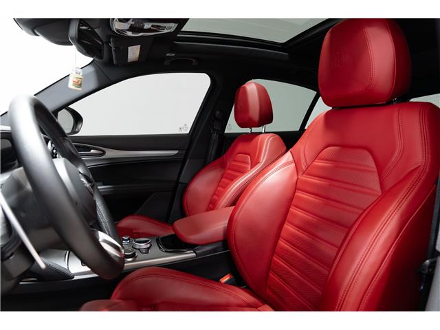 2025 Alfa Romeo Stelvio Base (Stk: ARUC971) in Calgary - Image 10 of 29