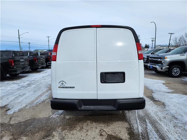 2026 Chevrolet Express 2500 Work Van (Stk: 31386) in The Pas - Image 5 of 17