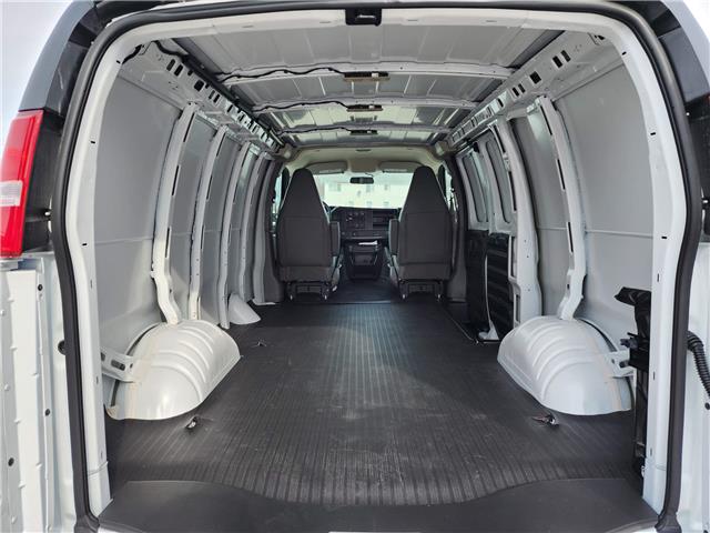 2026 Chevrolet Express 2500 Work Van (Stk: 31386) in The Pas - Image 7 of 17