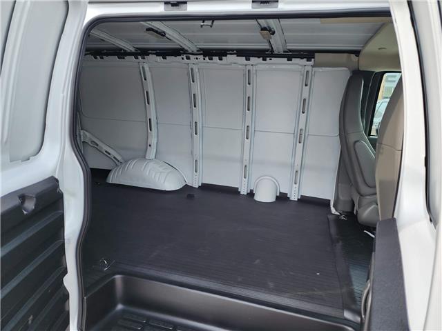2026 Chevrolet Express 2500 Work Van (Stk: 31386) in The Pas - Image 8 of 17