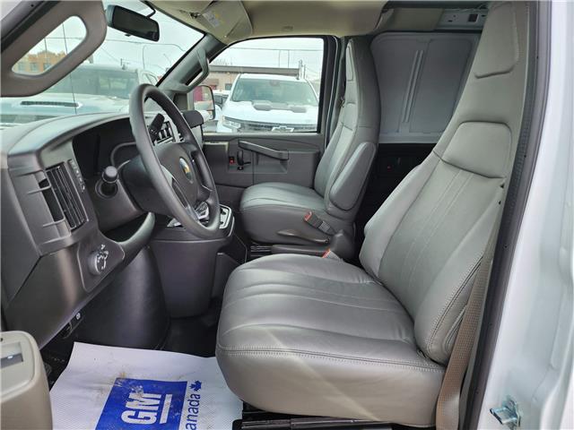 2026 Chevrolet Express 2500 Work Van (Stk: 31386) in The Pas - Image 11 of 17