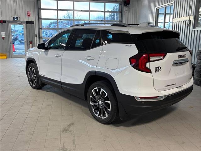 2022 GMC Terrain SLT (Stk: 14842) in Sudbury - Image 2 of 11