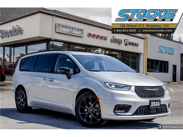 2024 Chrysler Pacifica Limited Silver Mist with 40,681km at $46,498