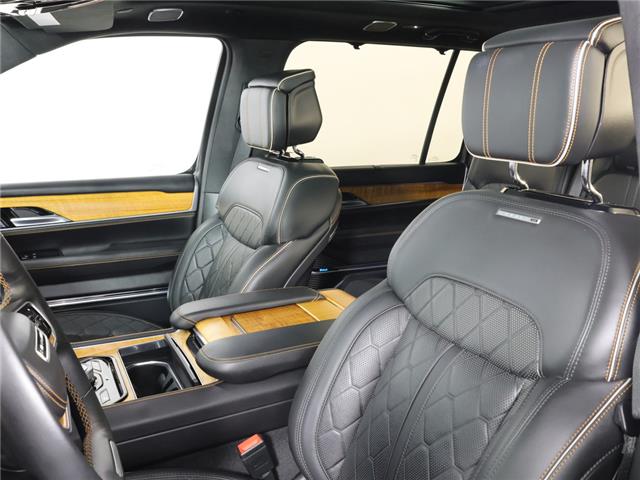 2022 Jeep Grand Wagoneer Series III (Stk: B20909A) in Calgary - Image 19 of 26