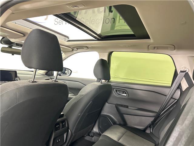 2024 Nissan Rogue SV Moonroof (Stk: 43826J) in Belleville - Image 8 of 31