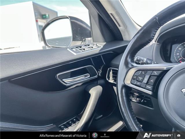 2020 Jaguar F-PACE 30t Prestige (Stk: 205941) in Victoria - Image 16 of 24