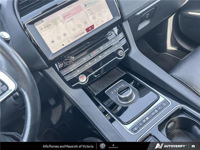 2020 Jaguar F-PACE 30t Prestige (Stk: 205941) in Victoria - Image 17 of 24