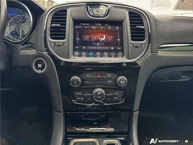 2019 Chrysler 300 S (Stk: 1032) in Kitchener - Image 17 of 23