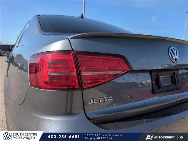2015 Volkswagen Jetta Turbocharged Hybrid Base (Stk: SU7716A) in Calgary - Image 10 of 24
