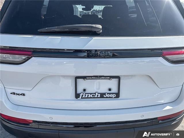 2024 Jeep Grand Cherokee Laredo (Stk: 165807) in London - Image 9 of 26