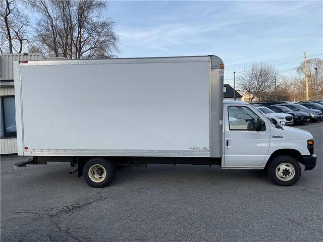 2017 Ford E-450 Cutaway Base (Stk: 4896) in KITCHENER - Image 8 of 18