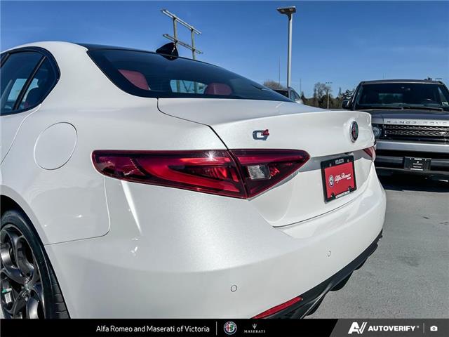 2018 Alfa Romeo Giulia ti (Stk: 912470) in Victoria - Image 10 of 25