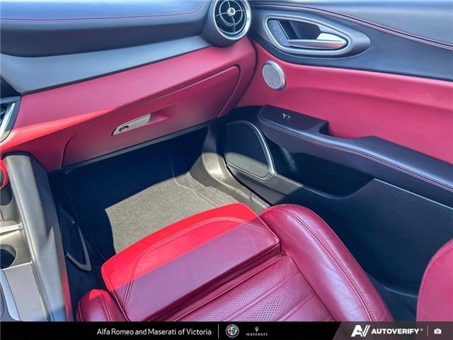2018 Alfa Romeo Giulia ti (Stk: 912470) in Victoria - Image 24 of 25