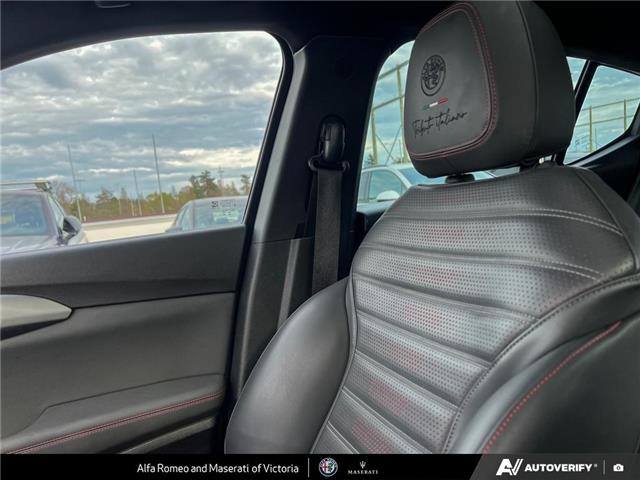 2025 Alfa Romeo Tonale PHEV Tributo (Stk: 912390) in Victoria - Image 19 of 24