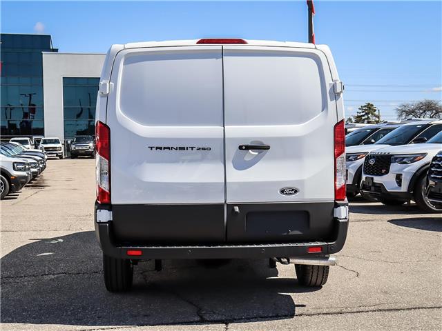 2026 Ford Transit-250 Cargo Base (Stk: 26TV709) in Toronto - Image 5 of 22
