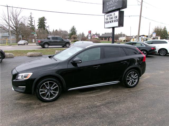 2017 Volvo V60 Cross Country T5 Premier in Kitchener - Image 3 of 26