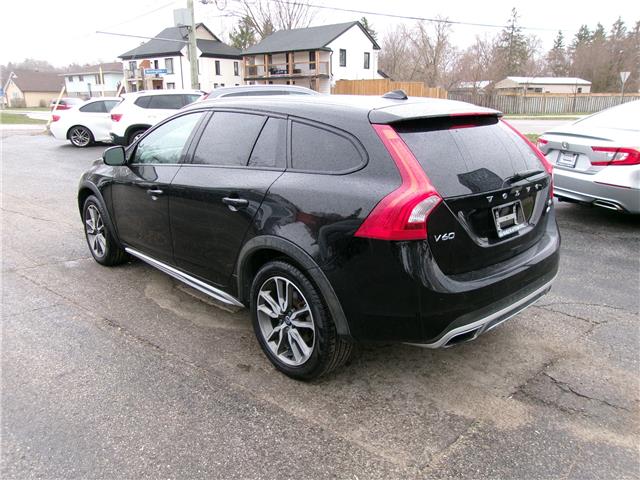 2017 Volvo V60 Cross Country T5 Premier in Kitchener - Image 5 of 26