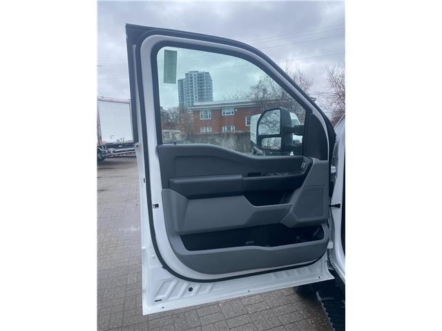 2026 Ford F-550 Chassis  (Stk: 2600490) in Ottawa - Image 9 of 25