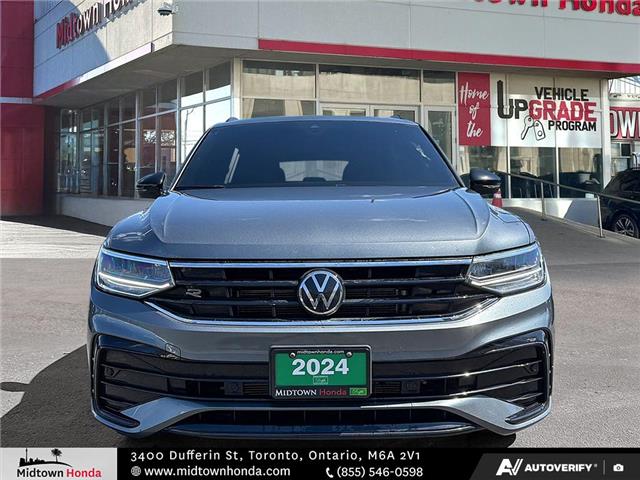2024 Volkswagen Tiguan Comfortline R-Line Black Edition (Stk: B2600705) in North York - Image 3 of 16
