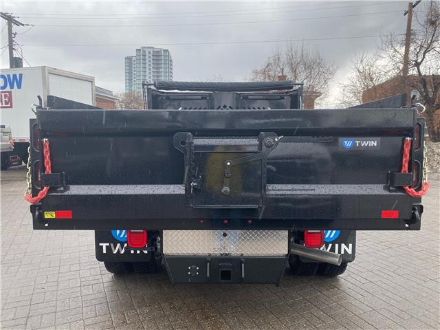 2026 Ford F-550 Chassis  (Stk: 2600850) in Ottawa - Image 5 of 17