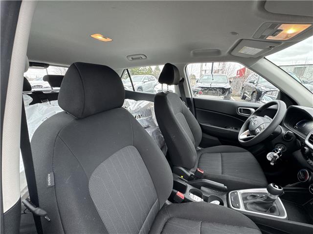 2025 Hyundai Venue ESSENTIAL (Stk: 16105214A) in Markham - Image 12 of 13