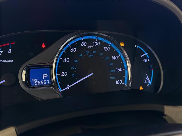 2011 Toyota Sienna Limited 7 Passenger (Stk: 260641A) in Calgary - Image 13 of 17