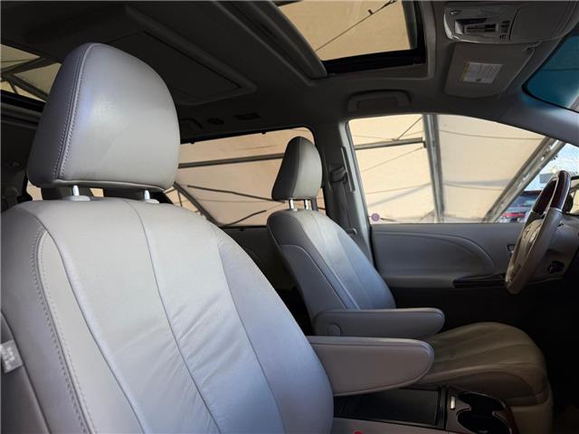 2011 Toyota Sienna Limited 7 Passenger (Stk: 260641A) in Calgary - Image 17 of 17