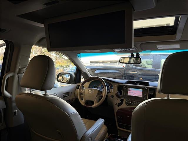 2011 Toyota Sienna Limited 7 Passenger (Stk: 260641A) in Calgary - Image 9 of 17