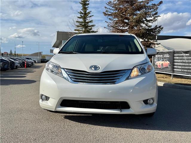 2011 Toyota Sienna Limited 7 Passenger (Stk: 260641A) in Calgary - Image 4 of 17