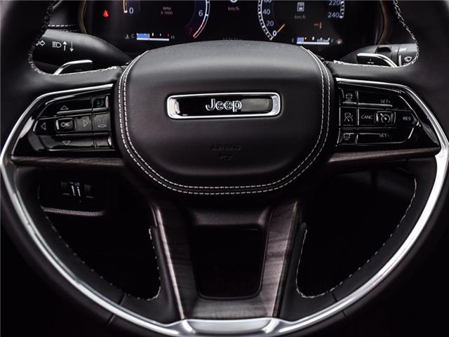 2025 Jeep Grand Cherokee Overland (Stk: 25-0025) in Toronto - Image 18 of 30
